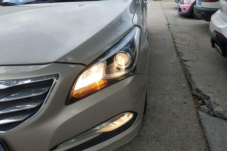Used Hyundai Mistra 2014 1.8L Automatic Smart GLS Left Front Headlight