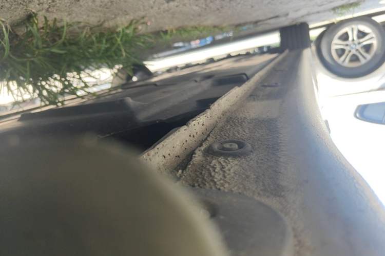 Used Hyundai Mistra 2014 1.8L Automatic Deluxe DLX Model Left Side Sill