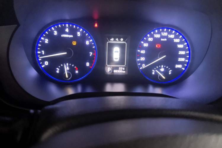 Used Hyundai Mistra 2014 1.8L Automatic Smart GLS Odometer Close Up