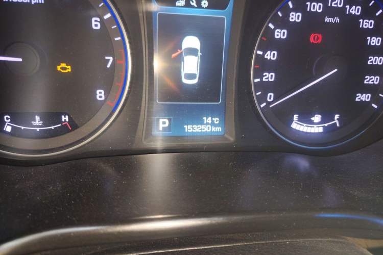 Used Hyundai Mistra 2014 1.8L Automatic Deluxe DLX Model Odometer Close Up