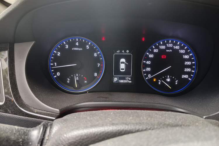Used Hyundai Mistra 2014 1.8L Automatic Smart GLS Odometer Close Up