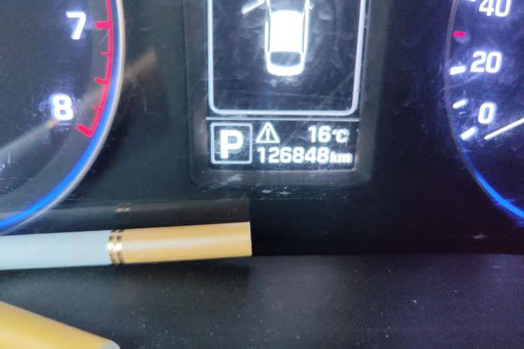 Used Hyundai Mistra 2014 1.8L Automatic Smart GLS Odometer Close Up