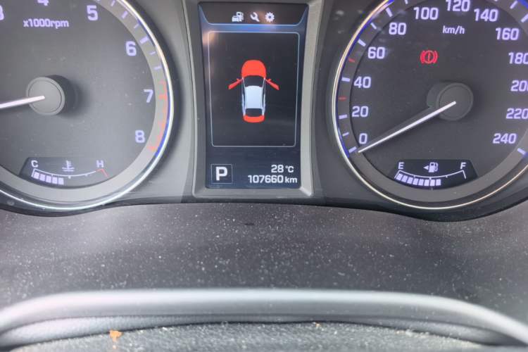 Used Hyundai Mistra 2014 1.8L Automatic Deluxe DLX Model Odometer Close Up