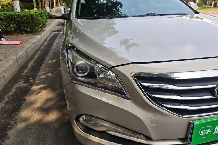 Used Hyundai Mistra 2014 1.8L Automatic Smart GLS Right Front Headlight