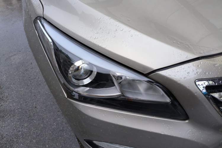 Used Hyundai Mistra 2014 1.8L Automatic Smart GLS Right Front Headlight