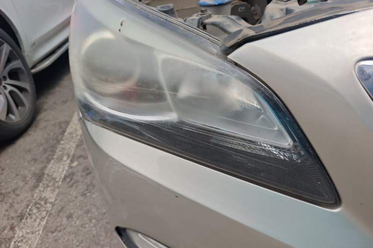 Used Hyundai Mistra 2014 1.8L Automatic Smart GLS Right Front Headlight