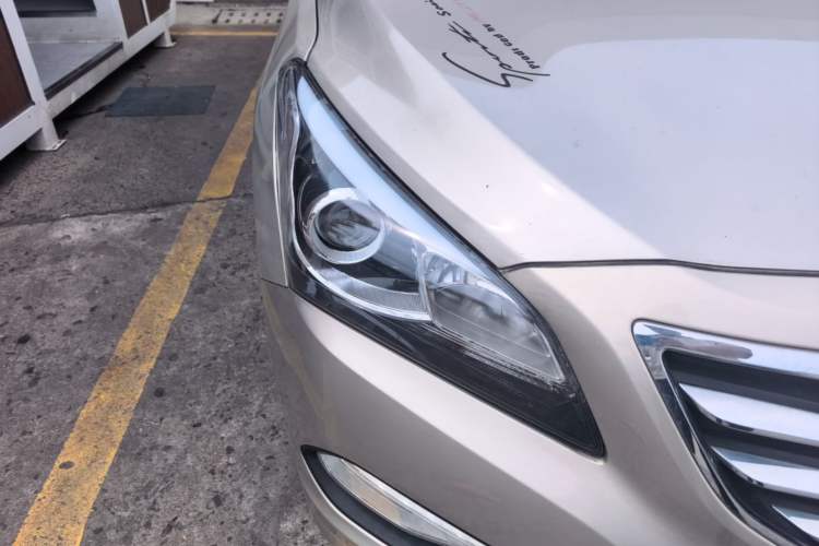 Used Hyundai Mistra 2014 1.8L Automatic Deluxe DLX Model Right Front Headlight
