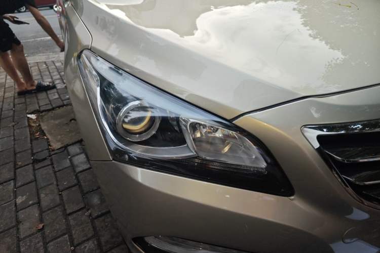 Used Hyundai Mistra 2014 1.8L Automatic Deluxe DLX Model Right Front Headlight