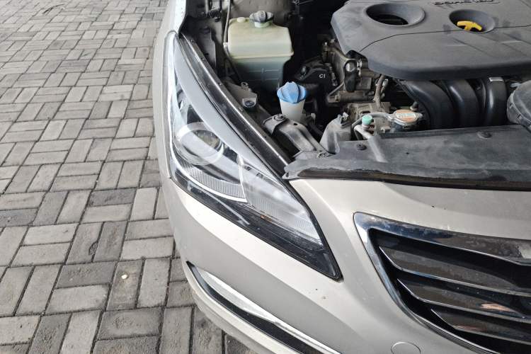 Used Hyundai Mistra 2014 1.8L Automatic Deluxe DLX Model Right Front Headlight
