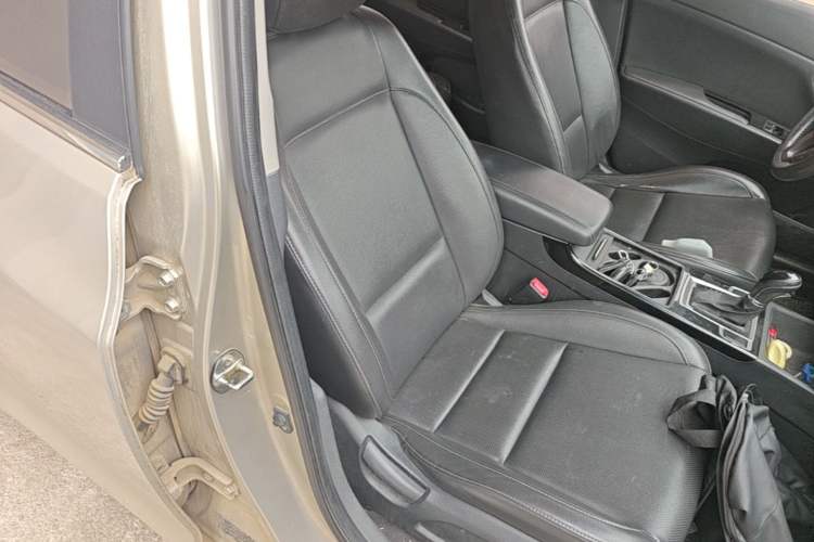 Used Hyundai Mistra 2014 1.8L Automatic Smart GLS Right Front Seat