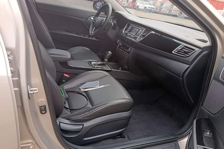 Used Hyundai Mistra 2014 1.8L Automatic Smart GLS Right Front Seat