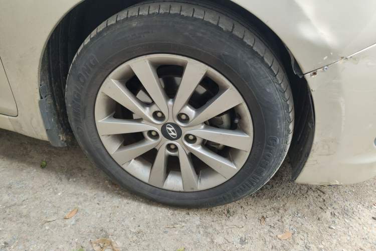 Used Hyundai Mistra 2014 1.8L Automatic Smart GLS Right Front Wheel Hub
