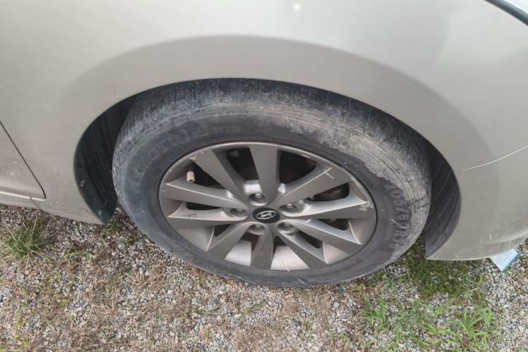 Used Hyundai Mistra 2014 1.8L Automatic Smart GLS Right Front Wheel Hub
