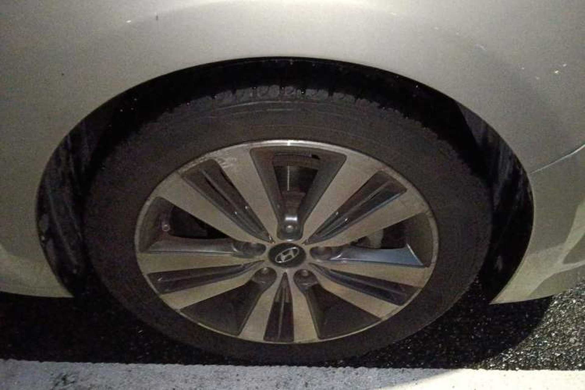 Used Hyundai Mistra 2014 1.8L Automatic Deluxe DLX Model Right Front Wheel Hub
