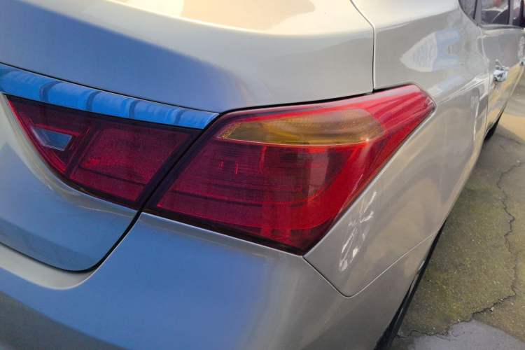 Used Hyundai Mistra 2014 1.8L Automatic Smart GLS Right Rear Taillight