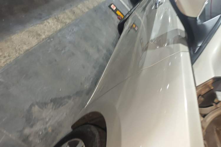 Used Hyundai Mistra 2014 1.8L Automatic Deluxe DLX Model Right Side Sill