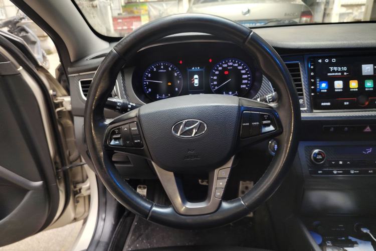 Used Hyundai Mistra 2014 1.8L Automatic Deluxe DLX Model Steering Wheel