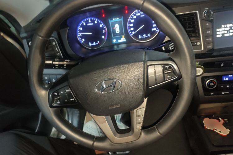 Used Hyundai Mistra 2014 1.8L Automatic Deluxe DLX Model Steering Wheel