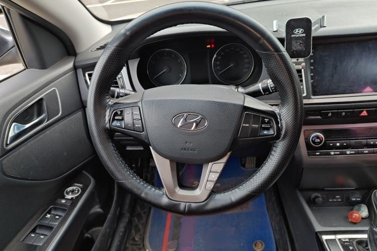 Used Hyundai Mistra 2014 1.8L Automatic Deluxe DLX Model Steering Wheel