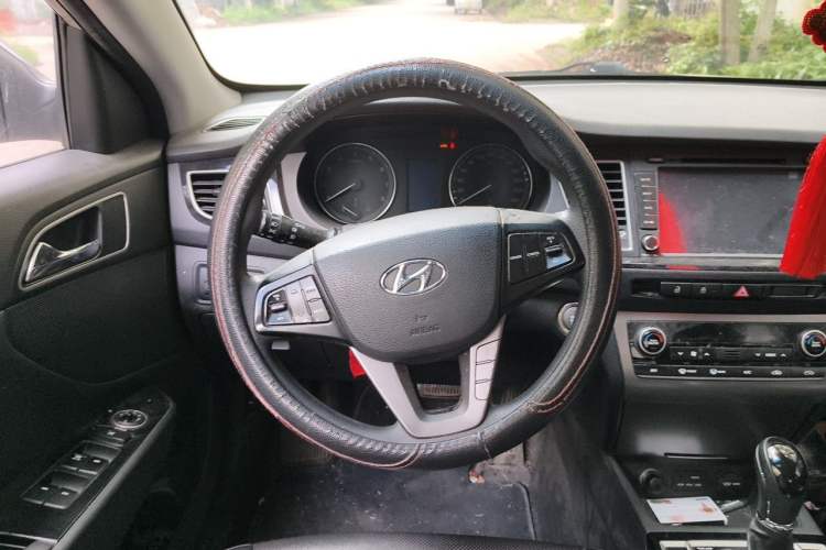 Used Hyundai Mistra 2014 1.8L Automatic Smart GLS Steering Wheel
