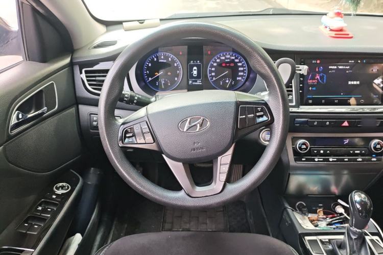 Used Hyundai Mistra 2014 1.8L Automatic Smart GLS Steering Wheel