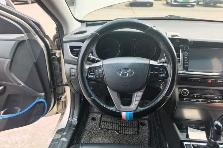 Used Hyundai Mistra 2014 1.8L Automatic Deluxe DLX Model Steering Wheel