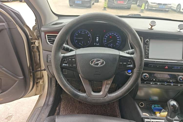 Used Hyundai Mistra 2014 1.8L Automatic Smart GLS Steering Wheel