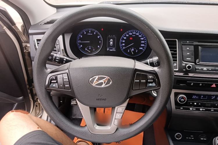 Used Hyundai Mistra 2014 1.8L Automatic Smart GLS Steering Wheel
