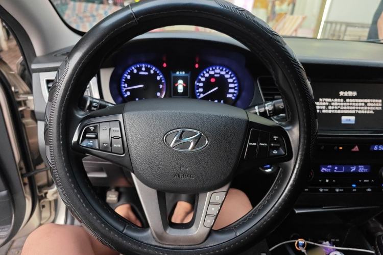 Used Hyundai Mistra 2014 1.8L Automatic Deluxe DLX Model Steering Wheel