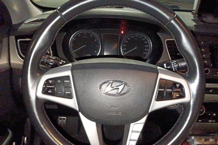 Used Hyundai Mistra 2014 1.8L Automatic Deluxe DLX Model Steering Wheel