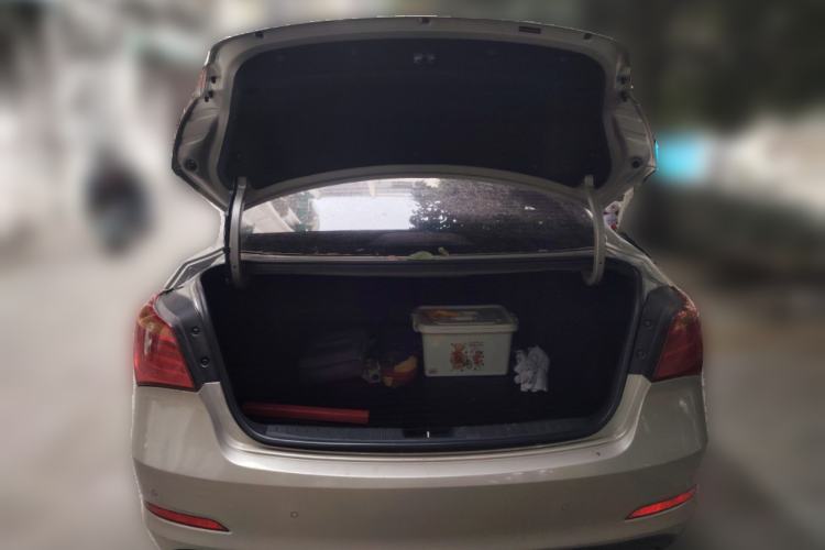 Used Hyundai Mistra 2014 1.8L Automatic Deluxe DLX Model Trunk