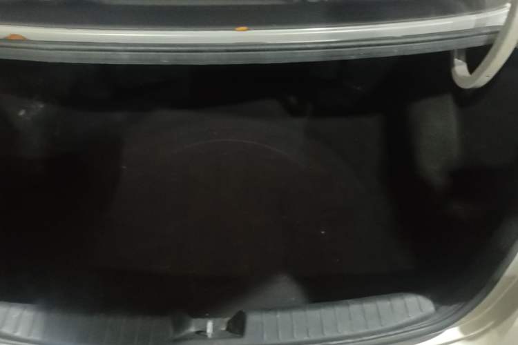Used Hyundai Mistra 2014 1.8L Automatic Deluxe DLX Model Trunk