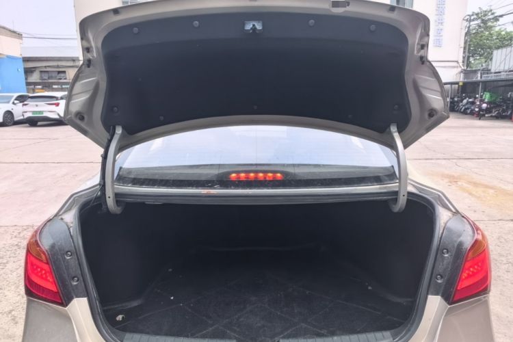 Used Hyundai Mistra 2014 1.8L Automatic Deluxe DLX Model Trunk