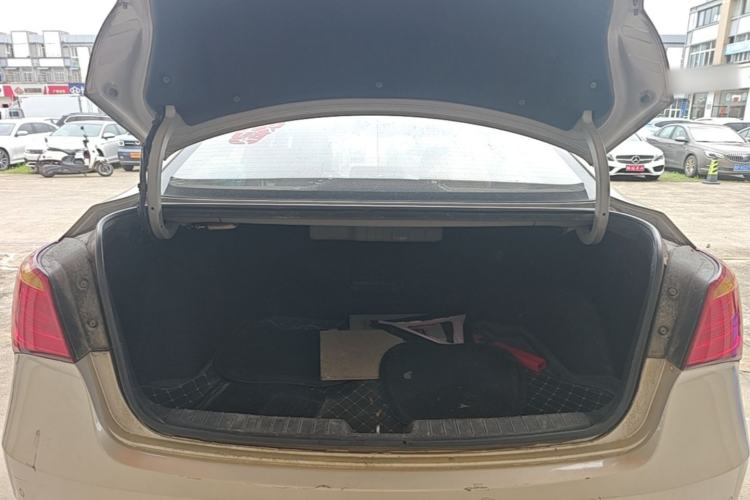 Used Hyundai Mistra 2014 1.8L Automatic Smart GLS Trunk