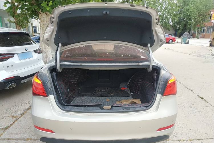 Used Hyundai Mistra 2014 1.8L Automatic Smart GLS Trunk