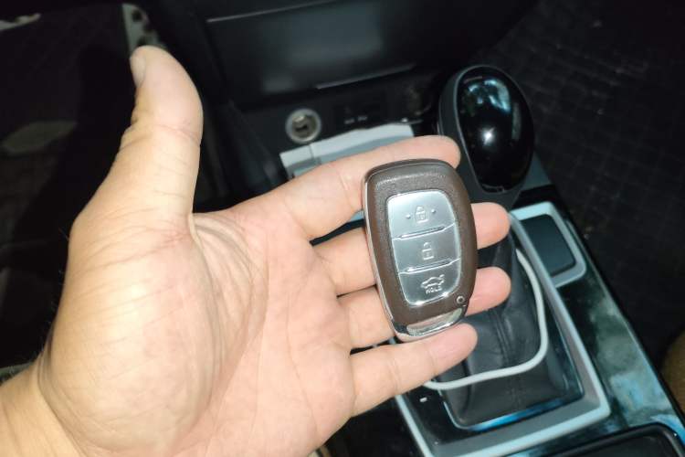 Used Hyundai Mistra 2014 1.8L Automatic Deluxe DLX Model Vehicle Key