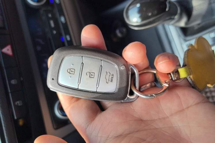 Used Hyundai Mistra 2014 1.8L Automatic Smart GLS Vehicle Key
