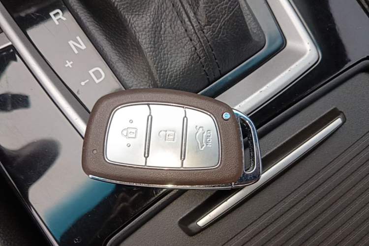 Used Hyundai Mistra 2014 1.8L Automatic Smart GLS Vehicle Key