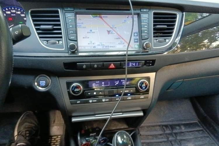 Used Hyundai Mistra 2014 1.8L Automatic Smart GLS Audio And AC Panel