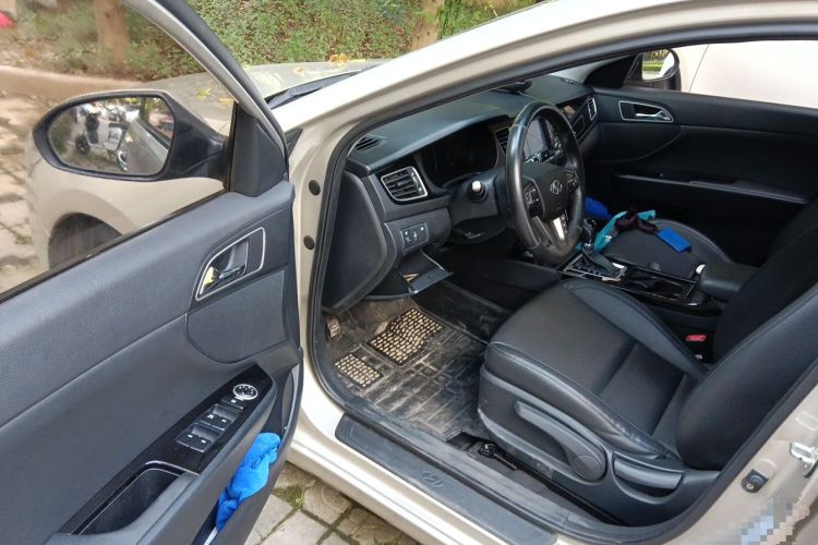 Used Hyundai Mistra 2014 1.8L Automatic Smart GLS Driver Seat