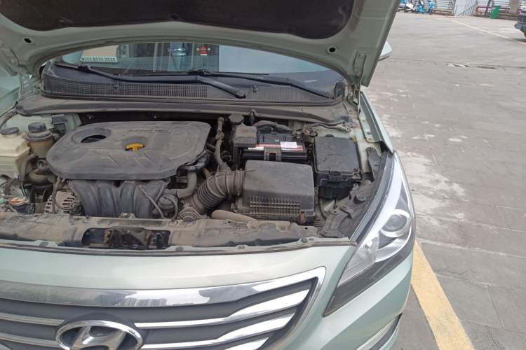 Used Hyundai Mistra 2014 1.8L Automatic Smart GLS Engine Bay Left