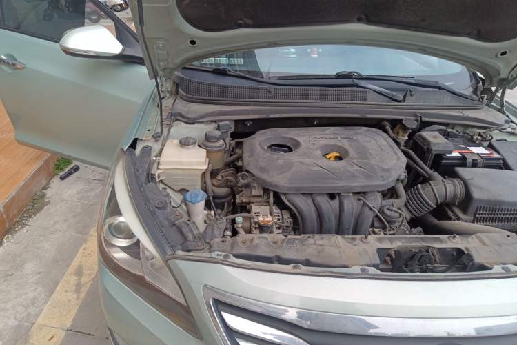 Used Hyundai Mistra 2014 1.8L Automatic Smart GLS Engine Bay Right