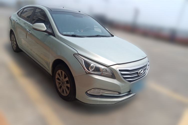 Used Hyundai Mistra 2014 1.8L Automatic Smart GLS Front Right 45 Deg