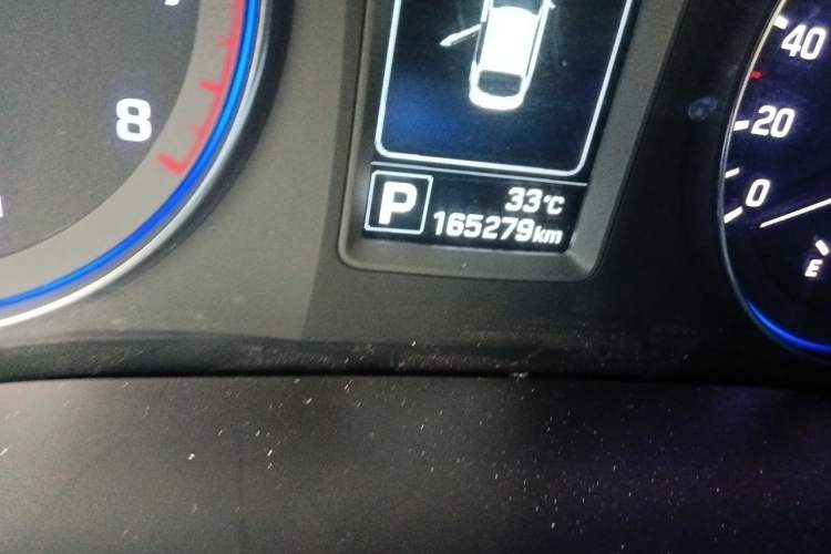 Used Hyundai Mistra 2014 1.8L Automatic Smart GLS Odometer Close Up