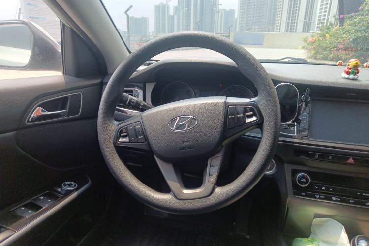 Used Hyundai Mistra 2014 1.8L Automatic Smart GLS Steering Wheel