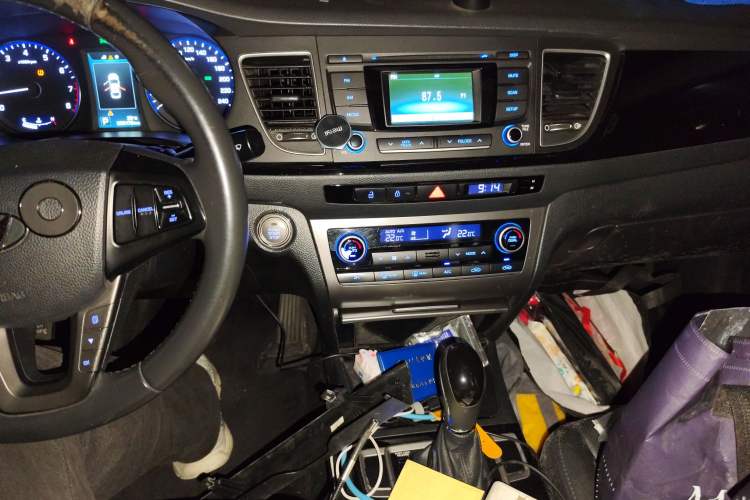 Used Hyundai Mistra 2014 1.8L Automatic Deluxe DLX Model Audio And AC Panel