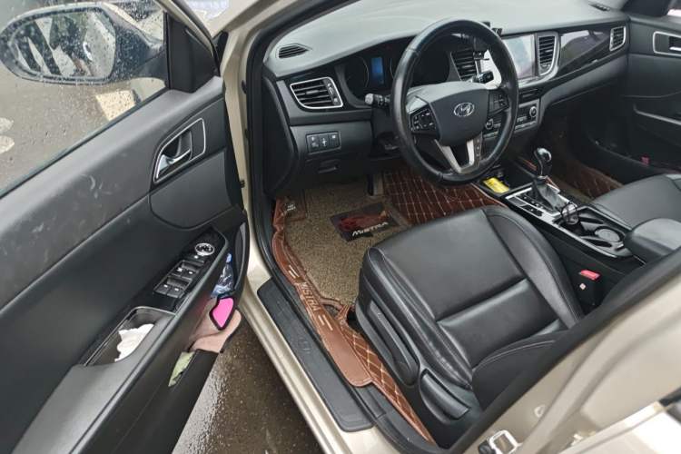 Used Hyundai Mistra 2014 1.8L Automatic Smart GLS Driver Seat