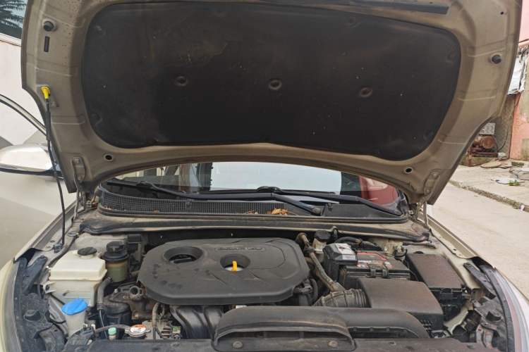 Used Hyundai Mistra 2014 1.8L Automatic Smart GLS Engine Bay