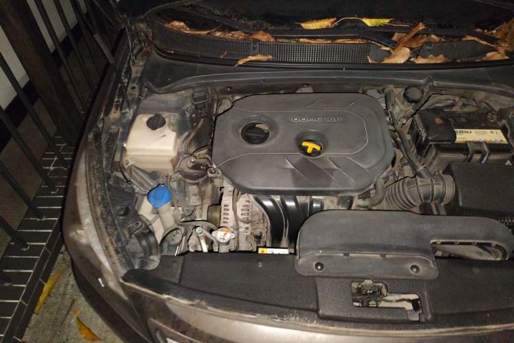 Used Hyundai Mistra 2014 1.8L Automatic Deluxe DLX Model Engine Bay Right