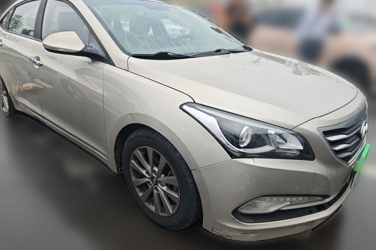 Used Hyundai Mistra 2014 1.8L Automatic Smart GLS Front Right 45 Deg